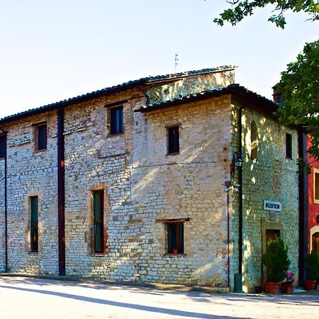Rosso Porpora Vila Colle Umberto  Exterior foto