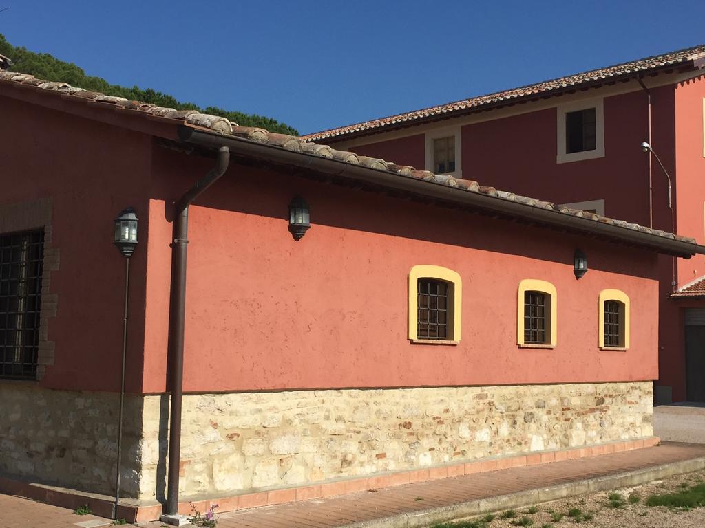 Rosso Porpora Vila Colle Umberto  Exterior foto