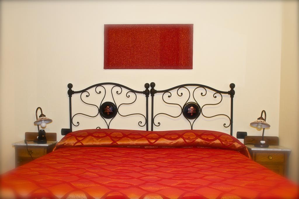 Rosso Porpora Vila Colle Umberto  Exterior foto