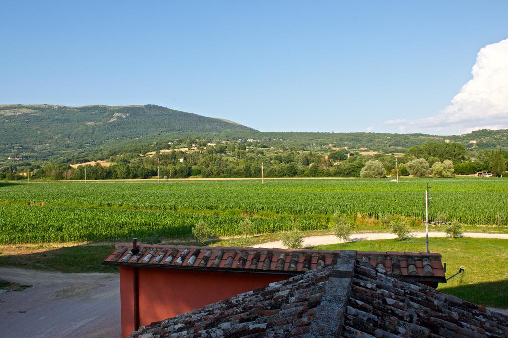 Rosso Porpora Vila Colle Umberto  Exterior foto