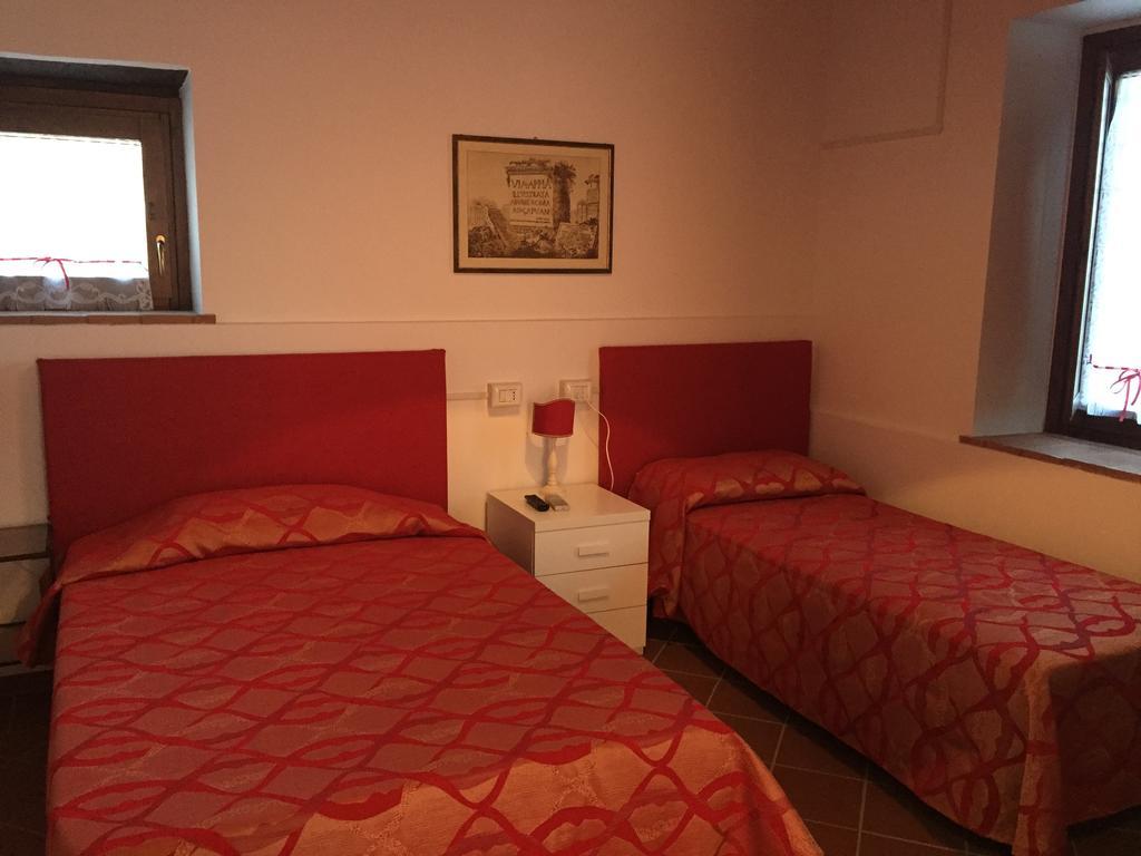 Rosso Porpora Vila Colle Umberto  Exterior foto